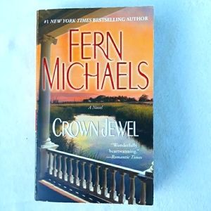 Crown Jewel, a paperback book written by Fern Michaels Copyright 2003